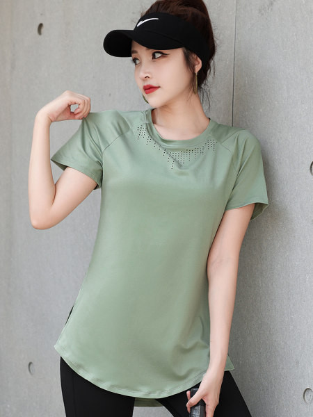 Sieviešu sporta blūze ar īsām piedurknēm un ovālu kakla izgriezumu