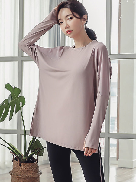 Gyorsan száradó anyagból készült női blúz - széles modell