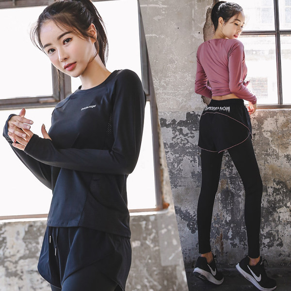 Gyorsan száradó anyagból készült női sportblúz