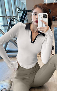 Sieviešu blūze ar klasisku apkakli