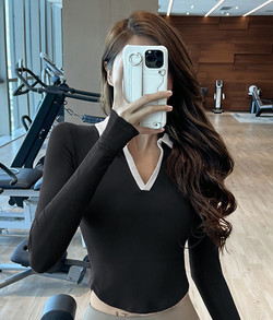 Sieviešu blūze ar klasisku apkakli