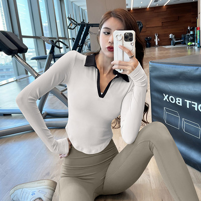 Sieviešu blūze ar klasisku apkakli