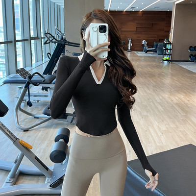 Sieviešu blūze ar klasisku apkakli