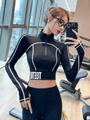 Női sport rövid blúz cipzárral és felirattal