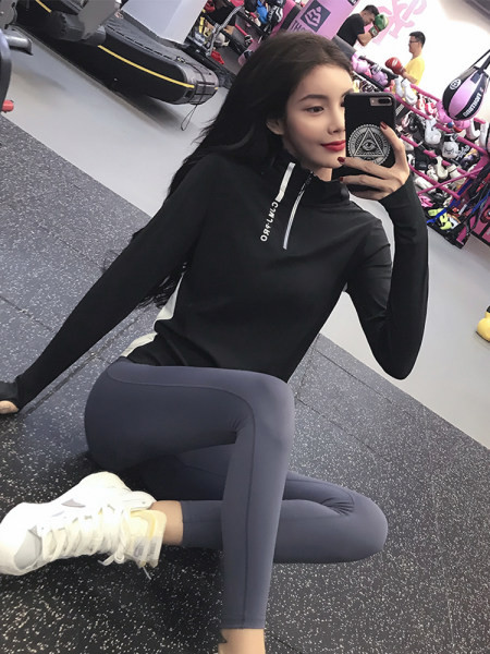 Γυναικεία μπλούζα με φερμουάρ