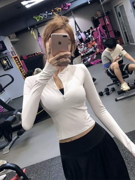 Γυναικεία αθλητική μπλούζα με φερμουάρ σε τέσσερα χρώματα