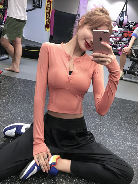 Γυναικεία αθλητική μπλούζα με φερμουάρ σε τέσσερα χρώματα