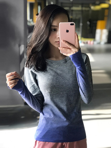 Sieviešu blūze zaigojošās krāsās