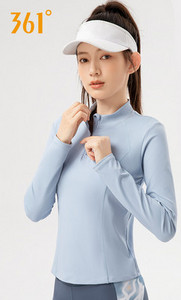 Sieviešu sporta blūze ar garām piedurknēm un rāvējslēdzēju