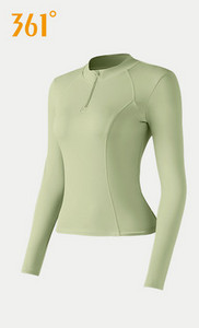 Sieviešu sporta blūze ar garām piedurknēm un rāvējslēdzēju