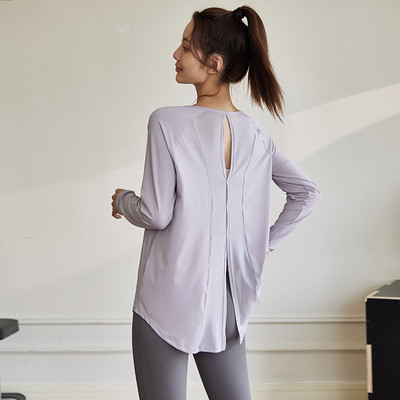 Sieviešu sporta blūze ar šķēlumu aizmugurē