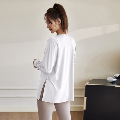 Sieviešu sporta blūze ar šķēlumu aizmugurē