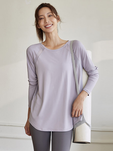 Sieviešu sporta blūze ar šķēlumu aizmugurē