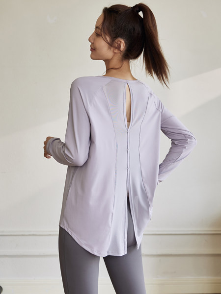 Sieviešu sporta blūze ar šķēlumu aizmugurē