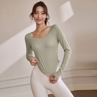 Lezser egyszínű sportblúz nőknek