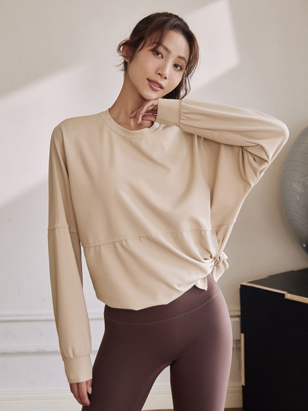 Široki model ženske sportske bluze