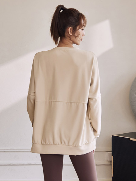 Široki model ženske sportske bluze