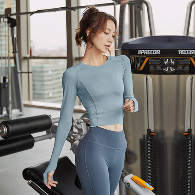 Sportos női blúz modell, hátul hálóval