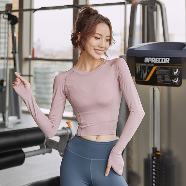 Sportos női blúz modell, hátul hálóval