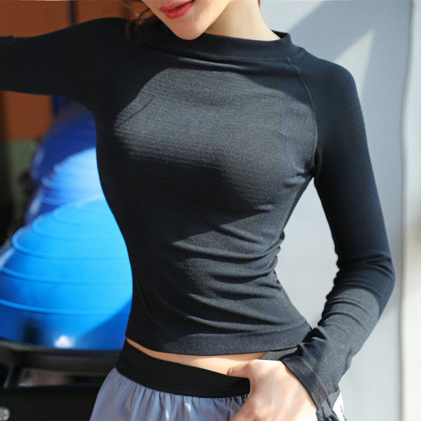 Sieviešu sporta blūze ar garām piedurknēm un uzrakstu