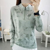 Sieviešu sporta blūze ar apdruku un rāvējslēdzēju uz apkakles