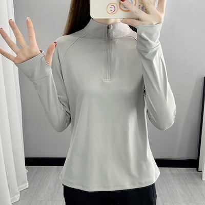 Novi model ženske bluze sa visokom kragnom pogodan za sport