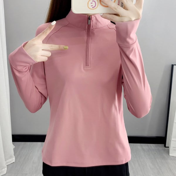 Novi model ženske bluze sa visokom kragnom pogodan za sport