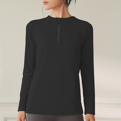 Sieviešu sporta blūze ar apaļu kakla izgriezumu