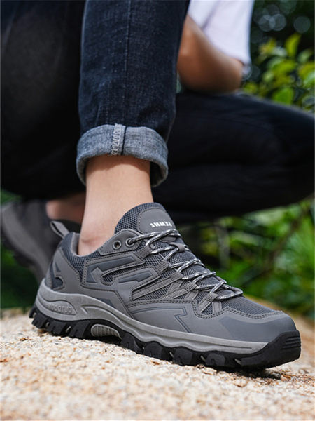 Moteriški žygio batai su raišteliais ir užrašu