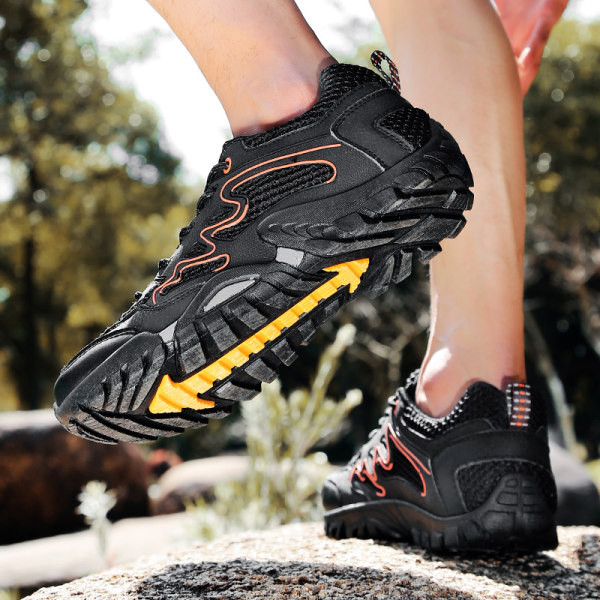 Vasaras pārgājienu apavi ar tīkliem