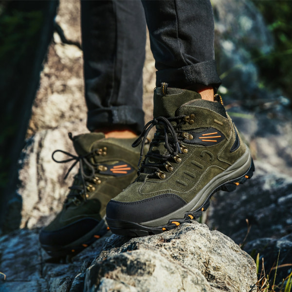 Vīriešu pārgājienu zābaki ar oderi un šņorēm