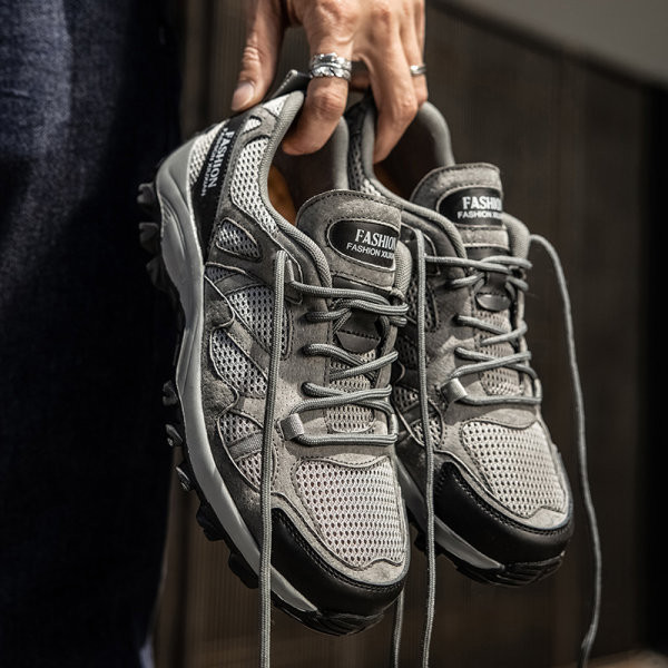 Sportiski vīriešu pārgājienu apavi ar neslīdošu zoli