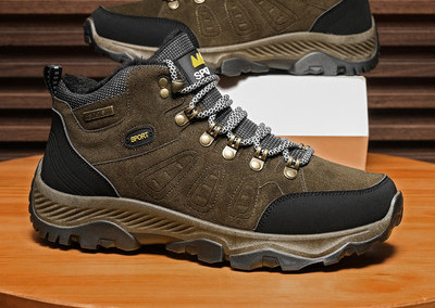 Vīriešu pārgājienu apavi ar uzrakstu