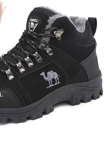 Férfi túrabakancs béléssel és fűzővel