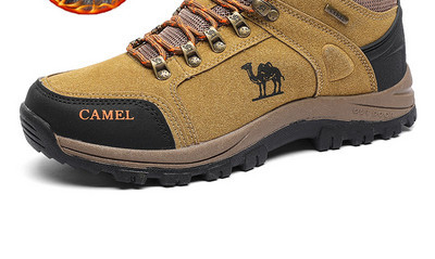 Férfi túrabakancs béléssel és fűzővel