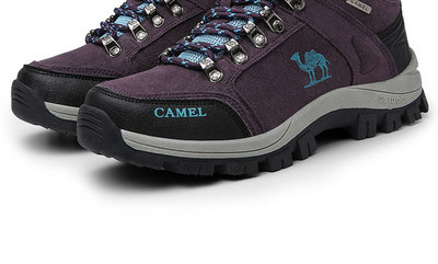 Férfi túrabakancs béléssel és fűzővel