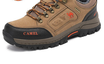 Férfi túrabakancs béléssel és fűzővel