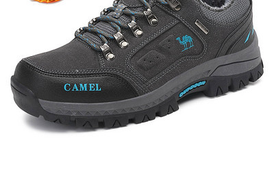 Férfi túrabakancs béléssel és fűzővel