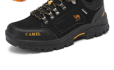 Férfi túrabakancs béléssel és fűzővel