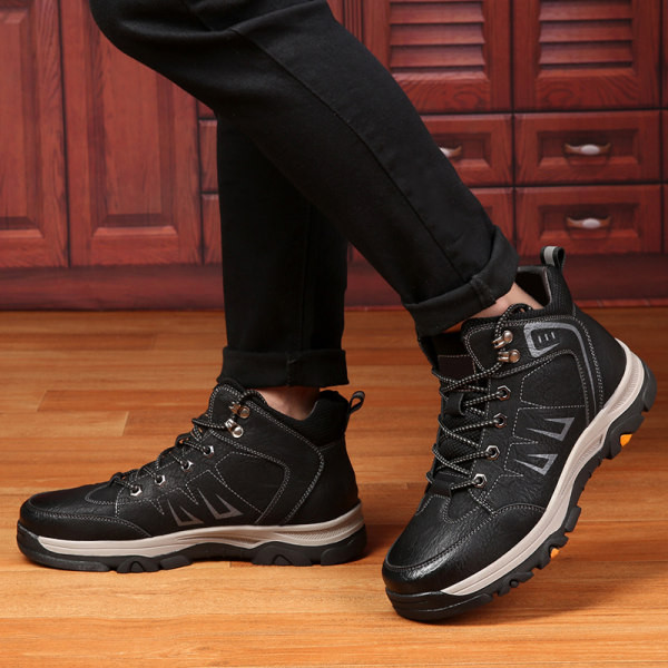 Ādas pārgājienu zābaki