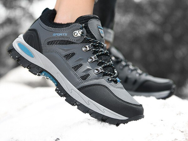  Παπούτσια πεζοπορίας με φόδρα σε τέσσερα χρώματα