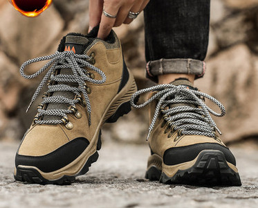 Férfi sportcipő fűzővel és béléssel