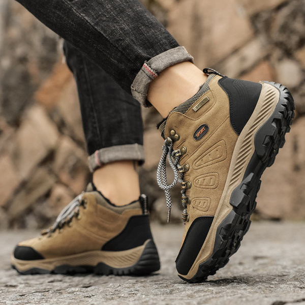 Férfi sportcipő fűzővel és béléssel