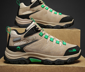 Férfi túrabakancs fűzővel, felirattal