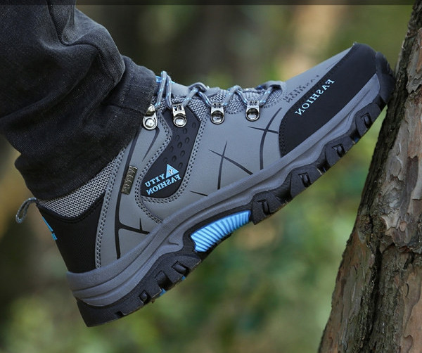 Férfi túrabakancs csúszásmentes talppal