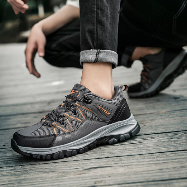 Νέο μοντέλο ανδρικά παπούτσια πεζοπορίας με αντιολισθητική σόλα