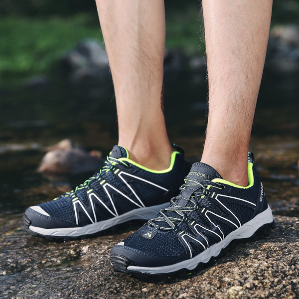 Διχτυωτά παπούτσια πεζοπορίας