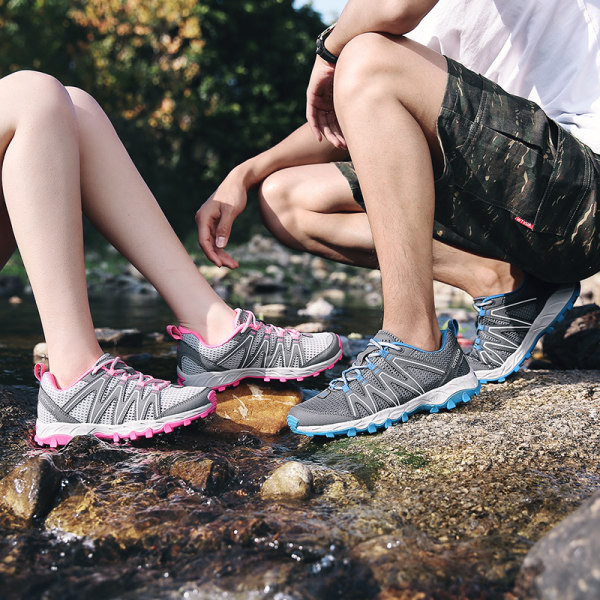 Διχτυωτά παπούτσια πεζοπορίας