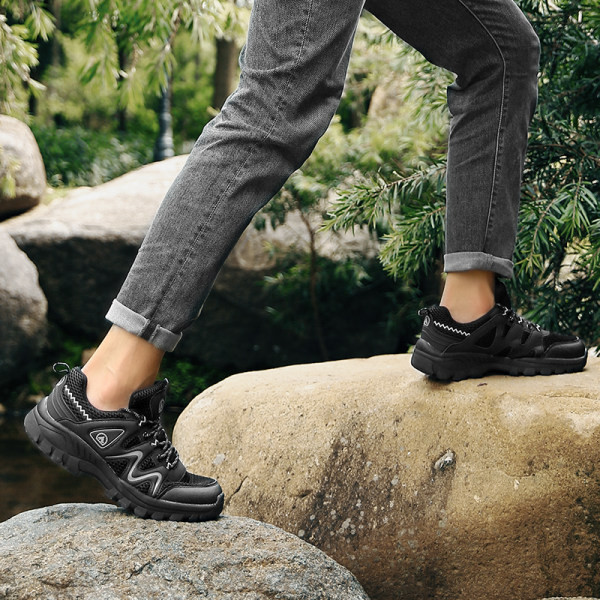 Férfi túracipő két színben