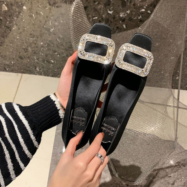 Дамски ежедневни обувки с дебел ток